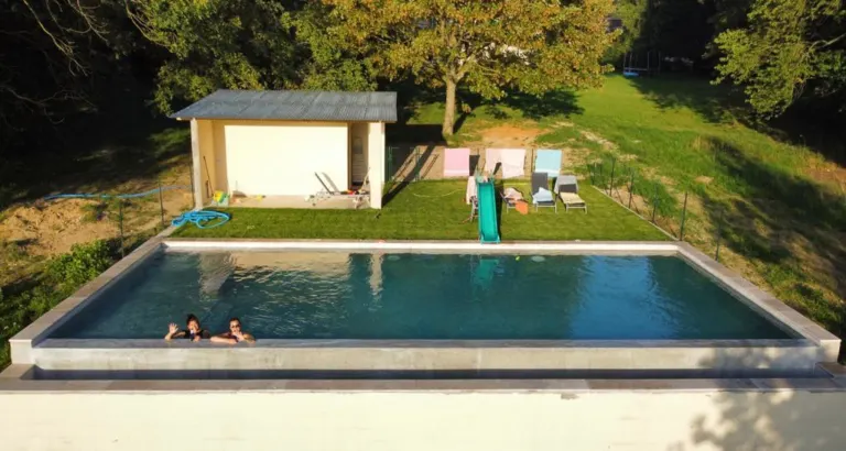 Vue nocturne ou paysage